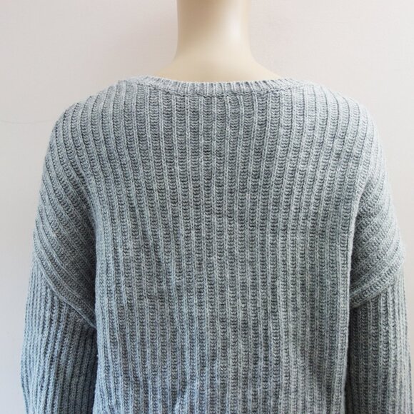 GAP Women’s Grey Wool Blend Ribbed Round Neck Relaxed Fit  Sweater (M) - Picture 7 of 9